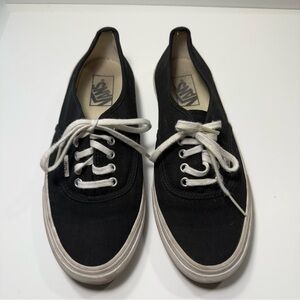 Vans Black Lace Up Sneakers Men’s Size 6.5/Women’s 8